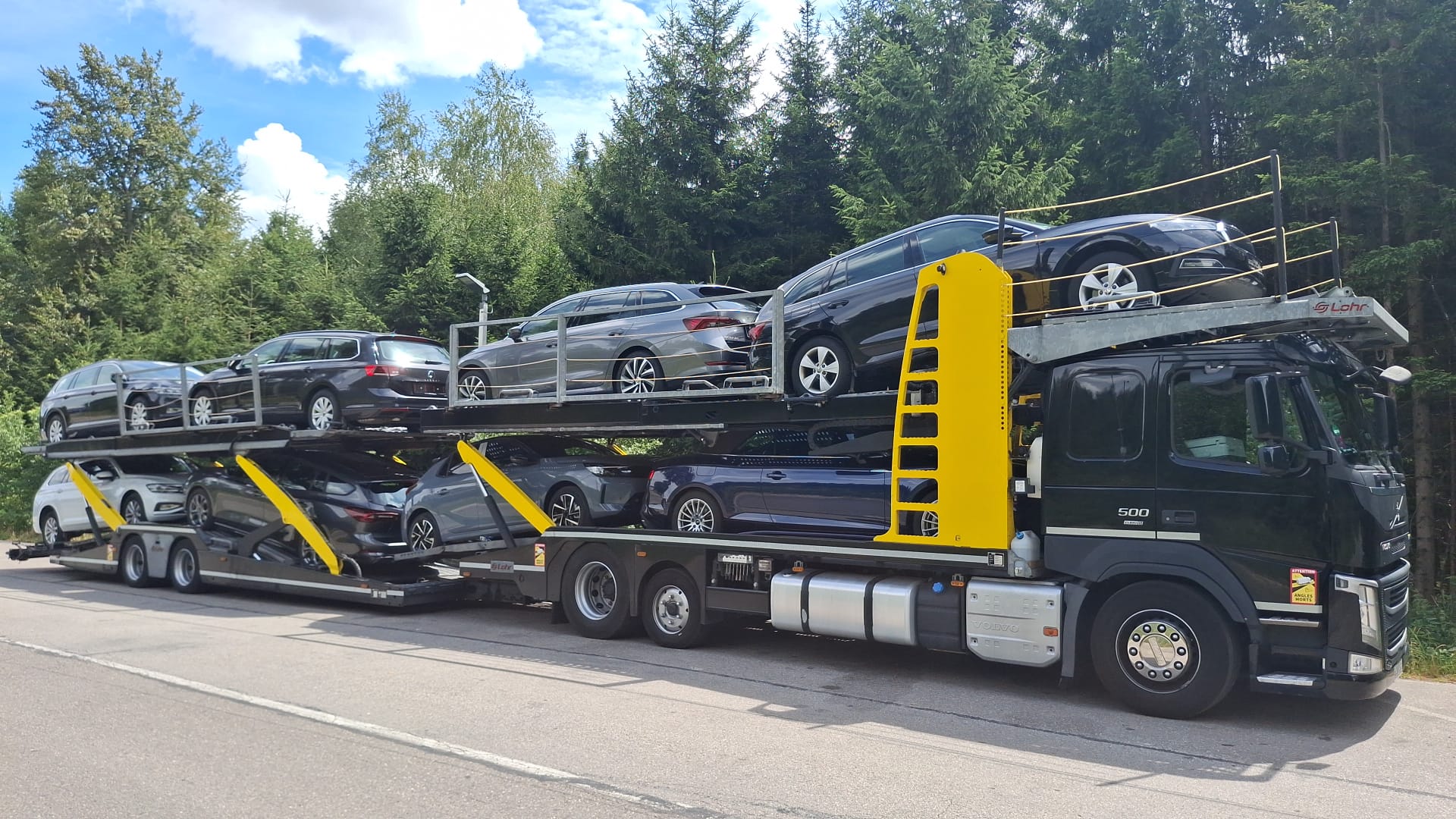 Transport na trasie — kombi i sedany